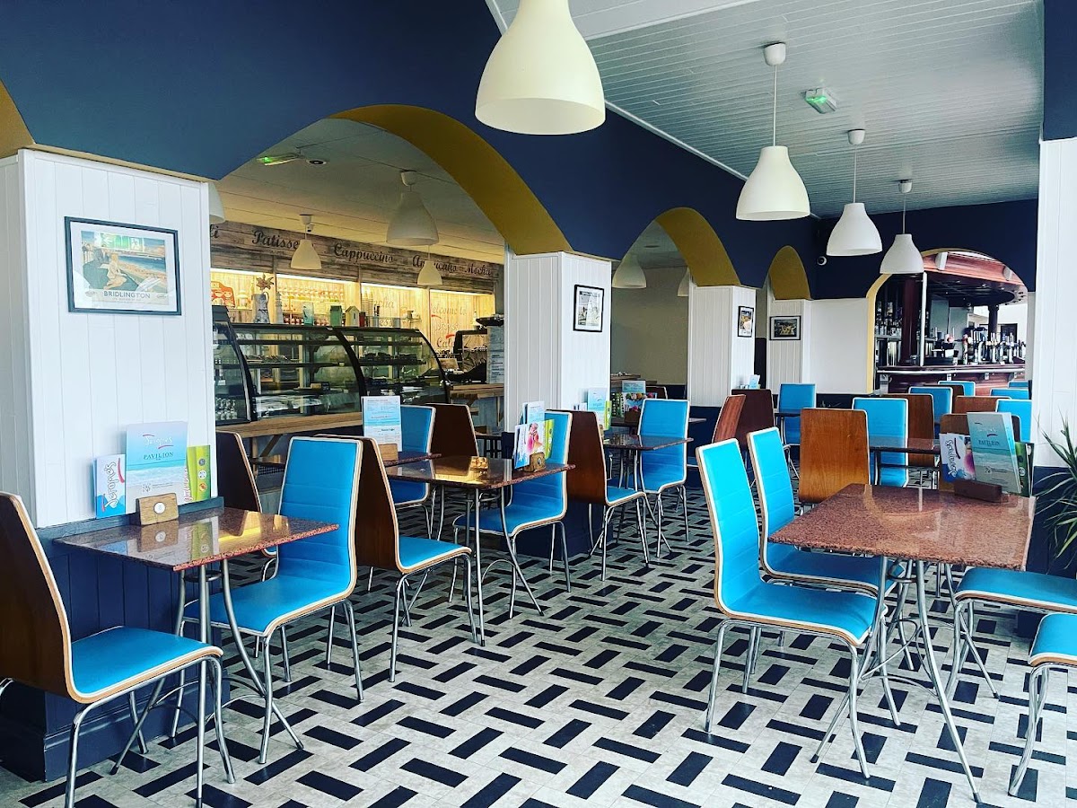 Jeromes & Pavilion - Bar & Grill